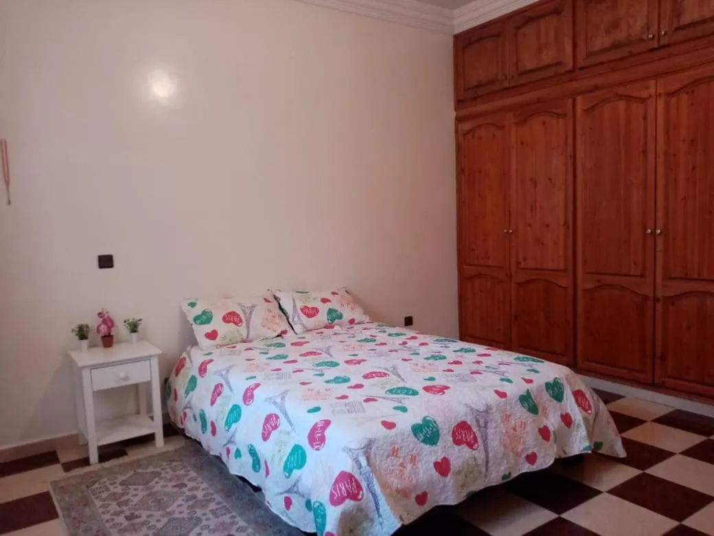 Grand Appartement Proche De La Plage Agádír